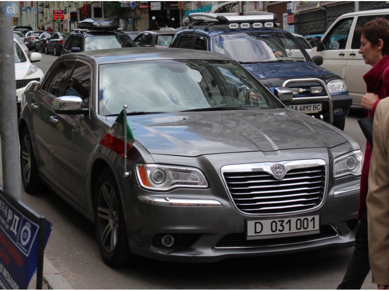 Машины дипломатов