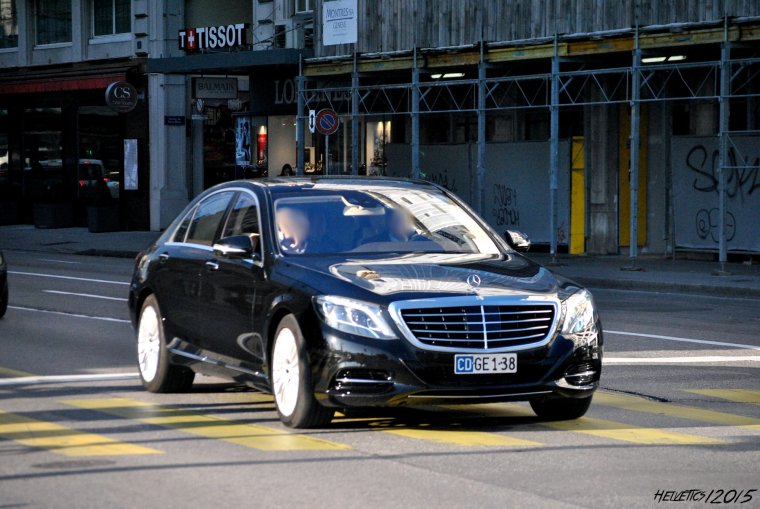 Автомобили посольства Канады