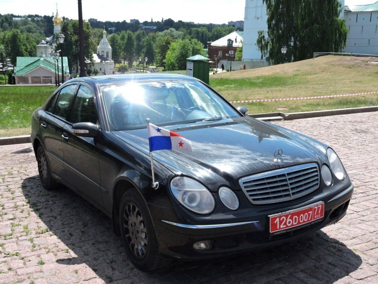 Дипломатические автомобили