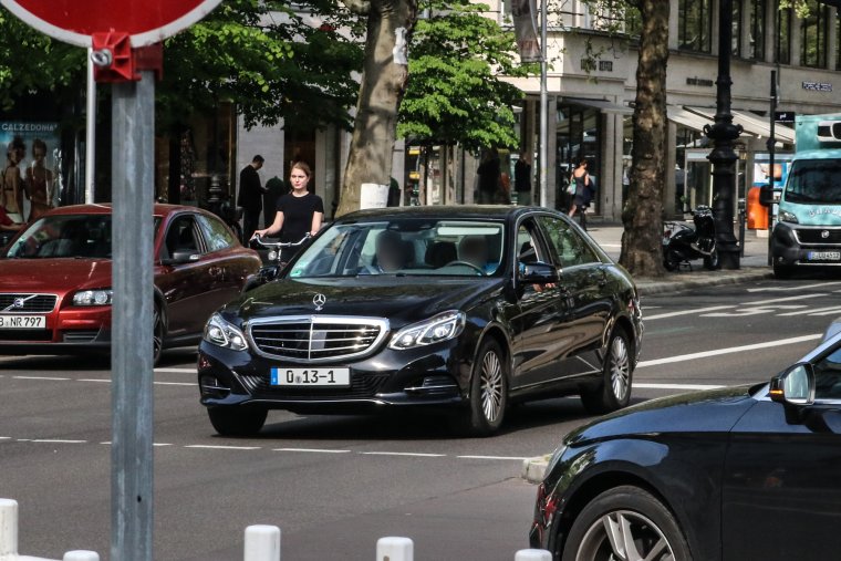 Автомобили посольств