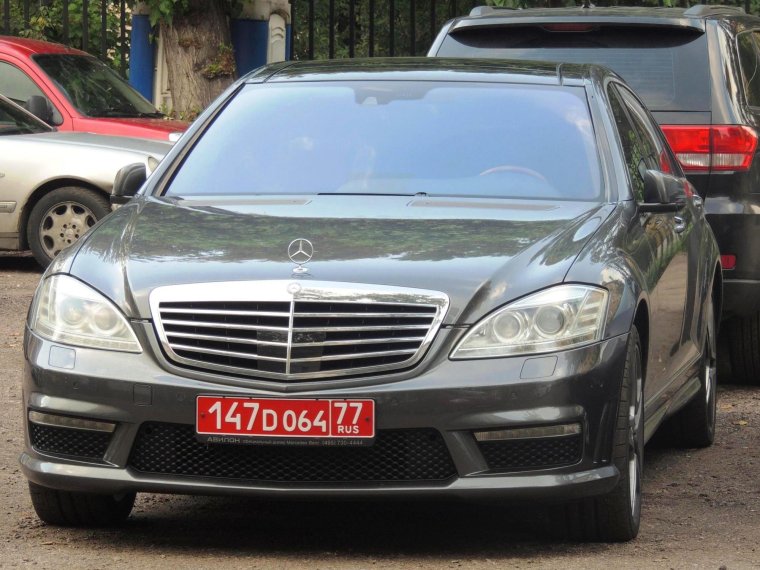 Автомобильные номера посольств в России