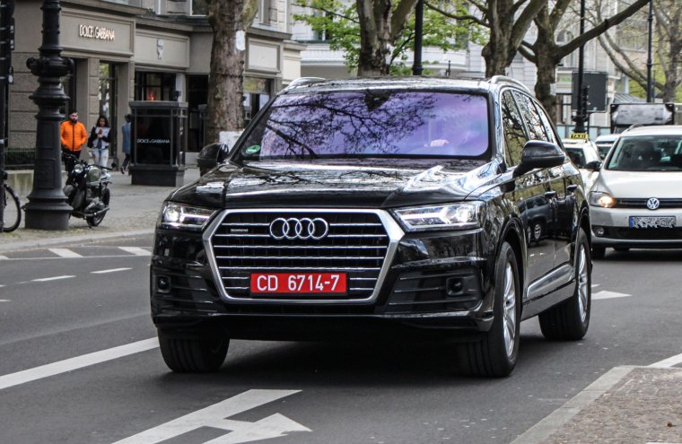 Дипломатические машины