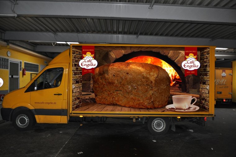 Необычная реклама на авто