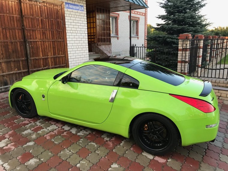 Nissan 350z салатовый