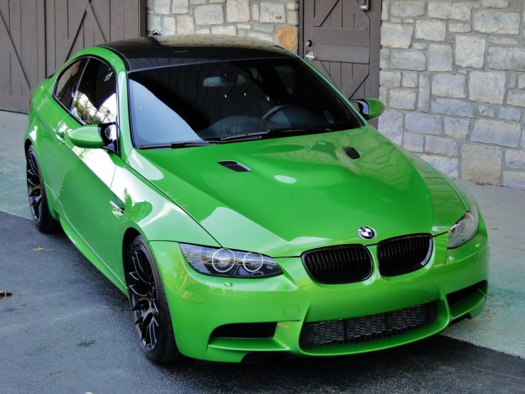 BMW m3 320с салатовый