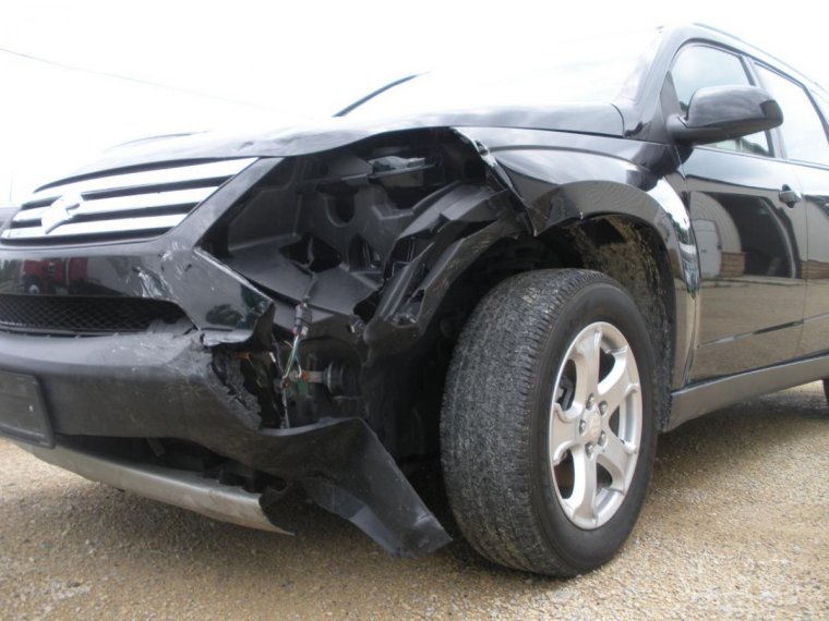 Машина на парковке