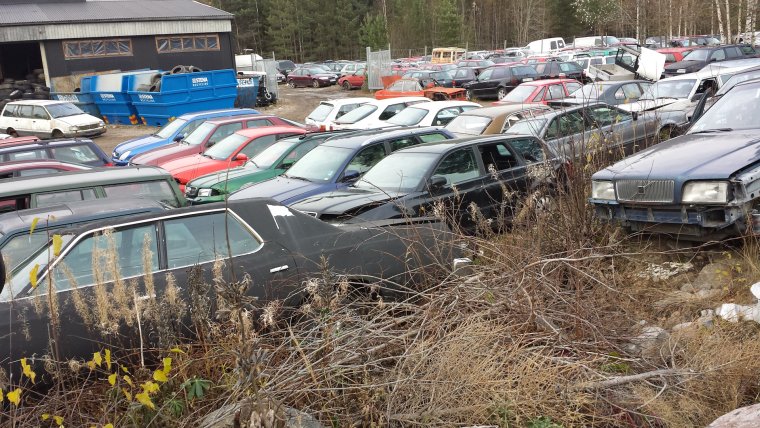 Немецкая свалка автомобилей