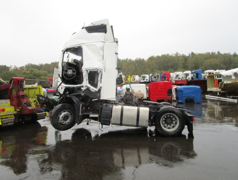 Битые Грузовики