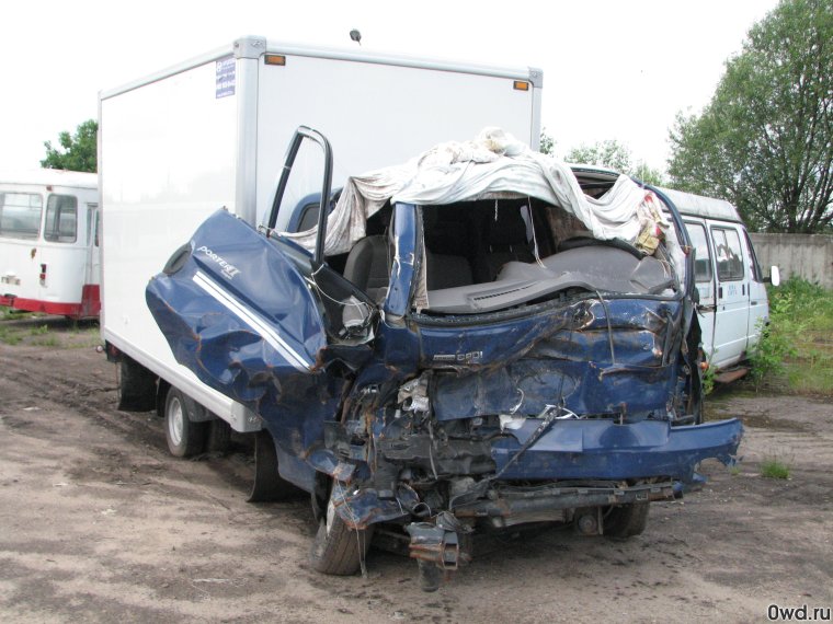 Битый Грузовики тягачи