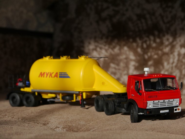 Полуприцеп Муковоз комбикормовоз ТЦ-21.6