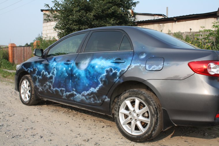 Космическая аэрография на авто