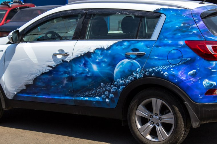 Аэрография на машину космос