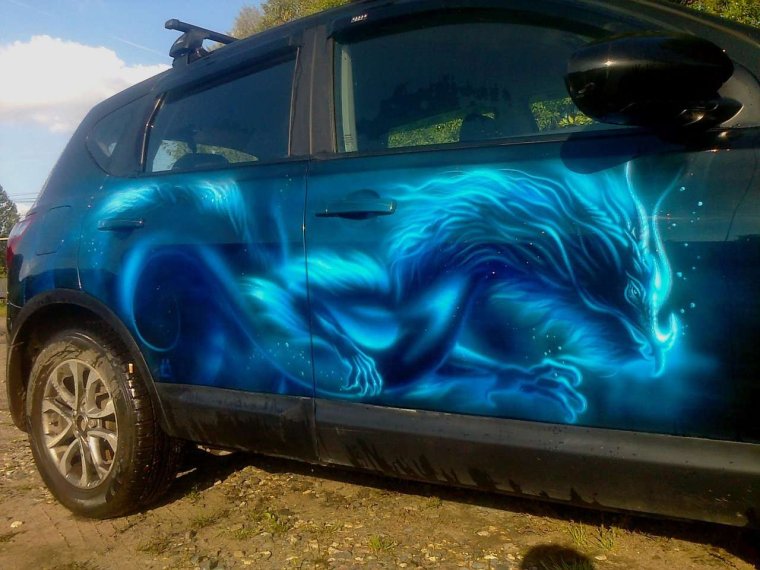 Парк люксовых авто с аэрографией