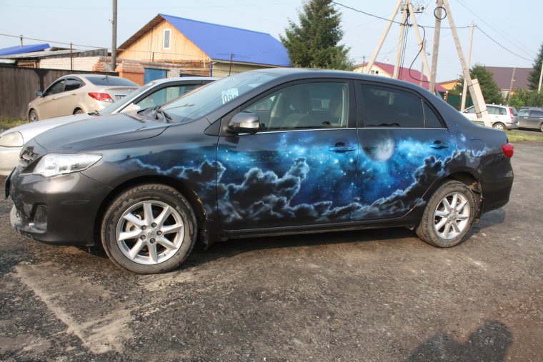 Аэрография космос на синем авто