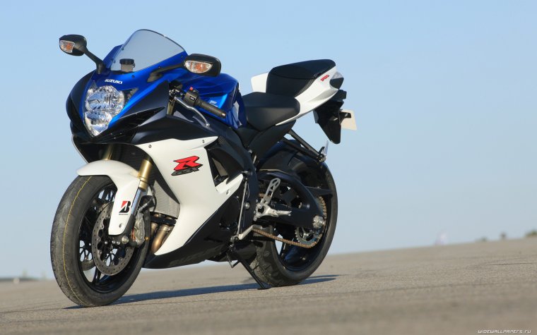 Мотоцикл Сузуки 750 GSX R