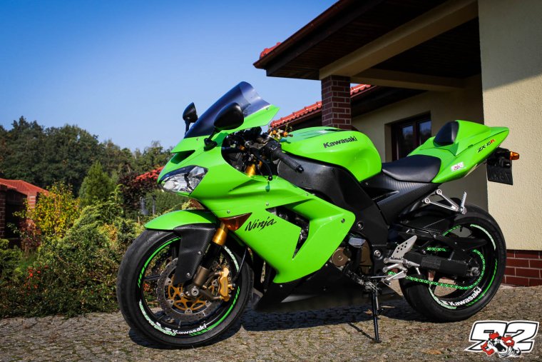 Kawasaki Ninja zx10r красный