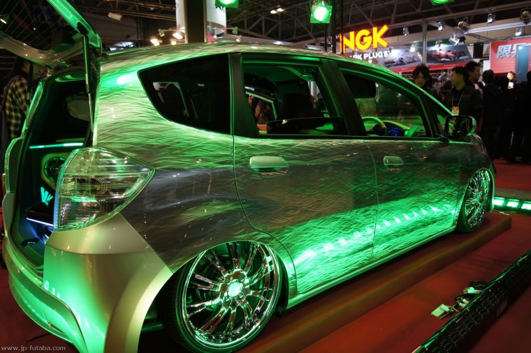 Необычные цвета машин