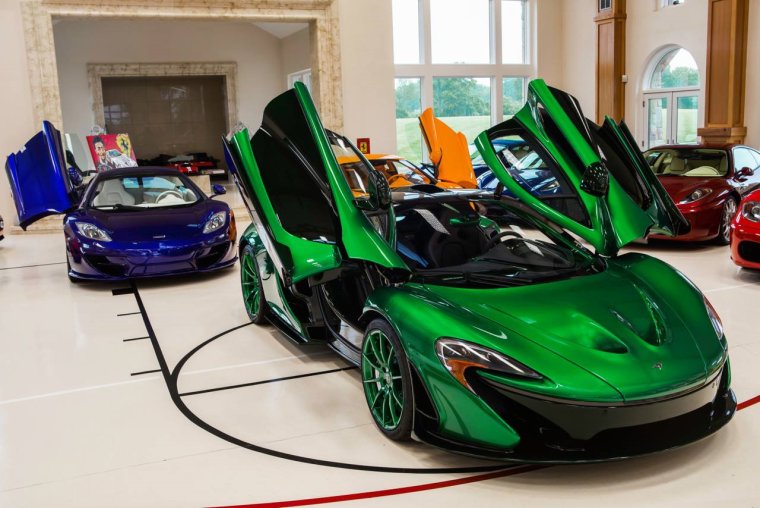 MCLAREN p1 зелёного цвета