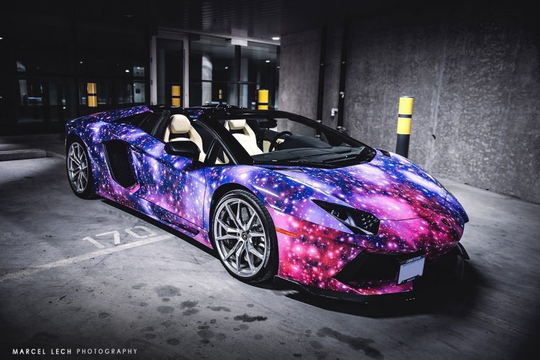 Ламборджини цвета космос