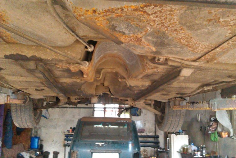 Пластиковая защита порогов днище Ланос