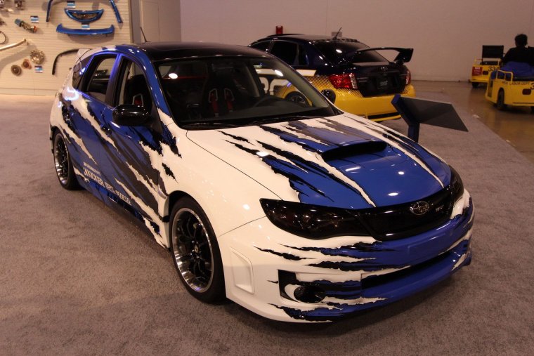 Субару Импреза WRX винил красная