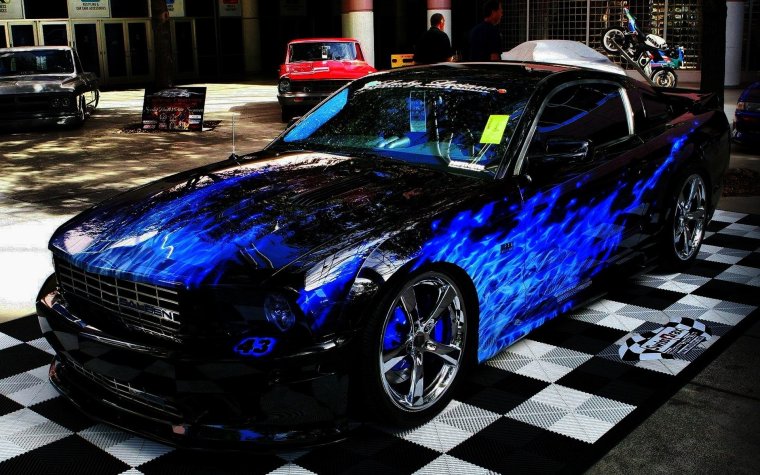 Стритрейсерский Ford Mustang