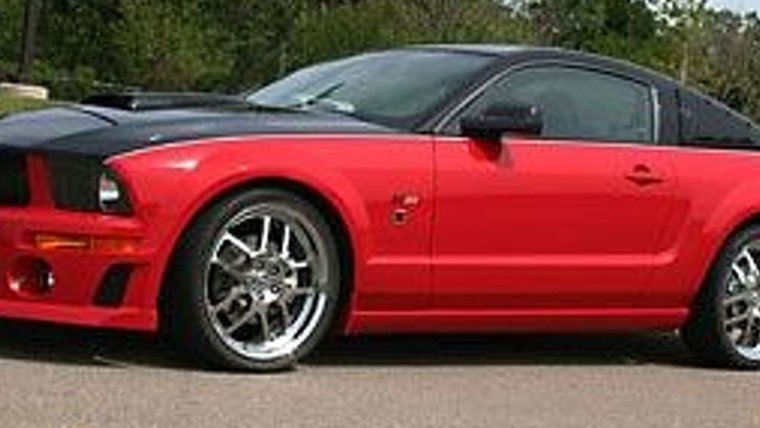 Автомобиль в 2 цвета