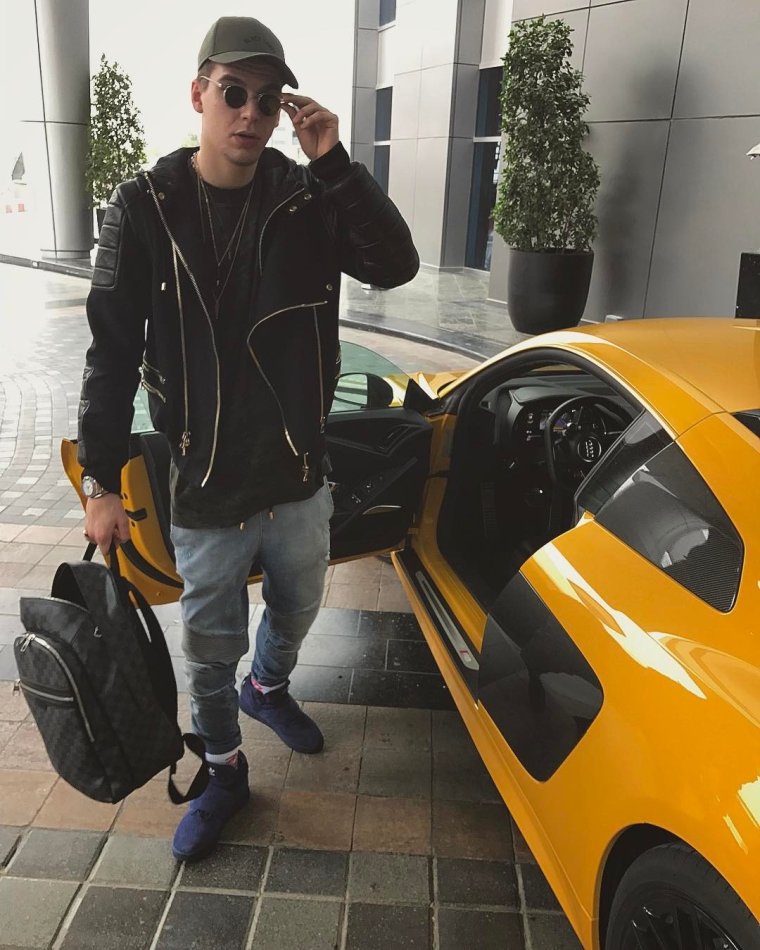 Егор Крид с поклонниками 2019