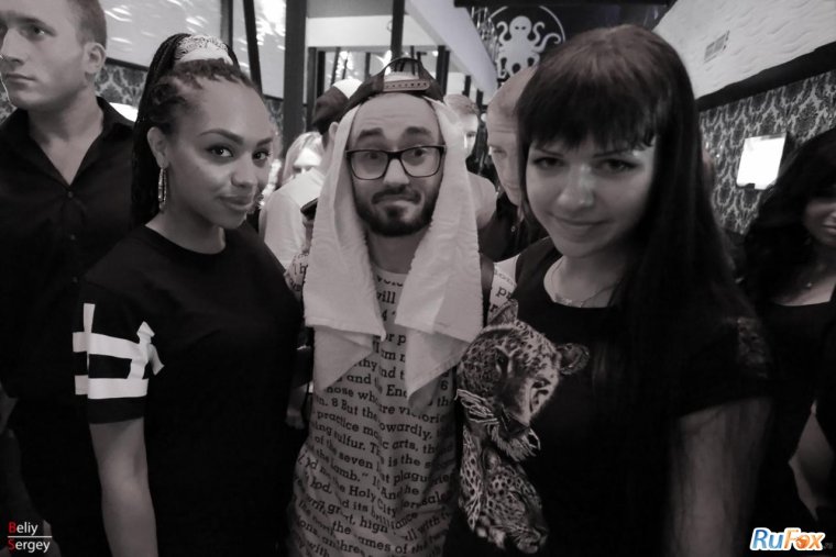 На чем ездит мот из Блэк Стар