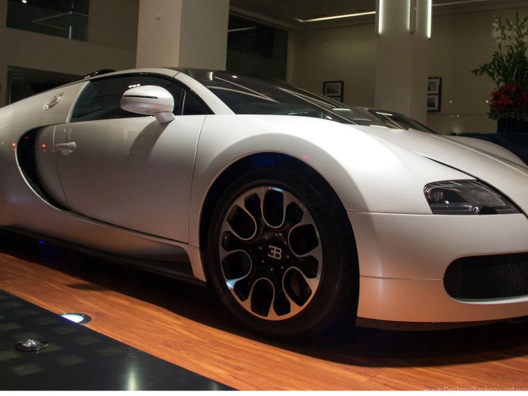 Бугатти Вейрон зеркальный