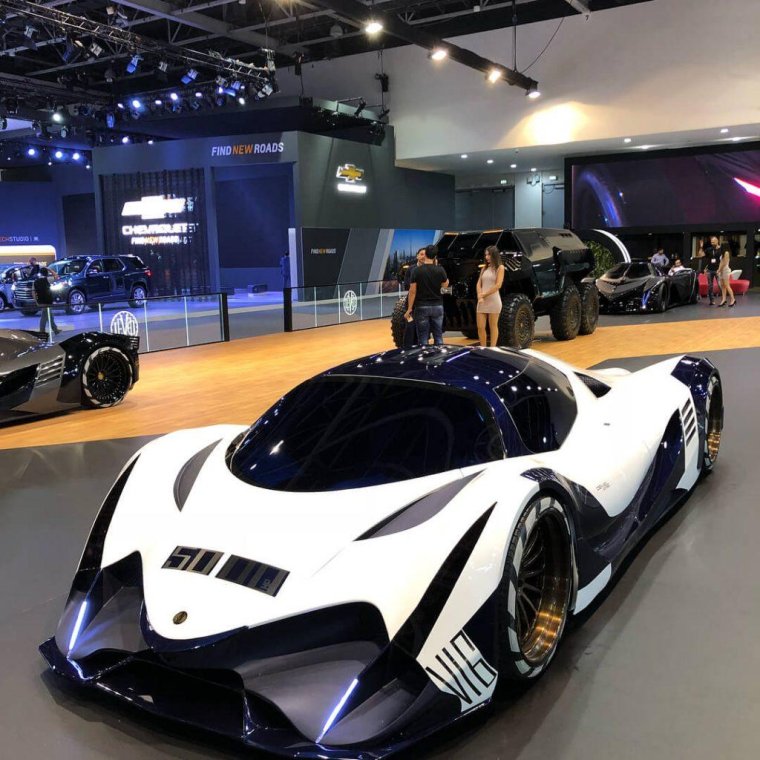 Арабский гиперкар Devel Sixteen