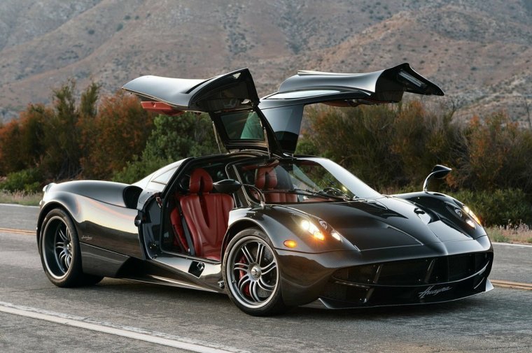Автомобиль Pagani Huayra