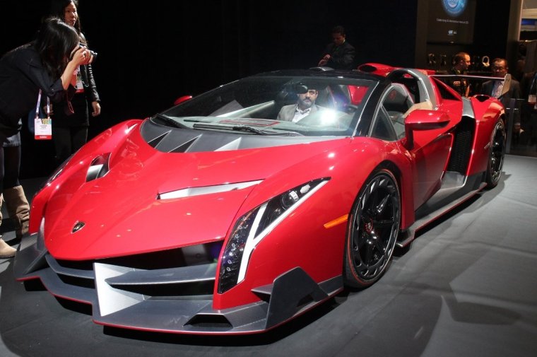 Самая дорогая Ламборгини Veneno Roadster