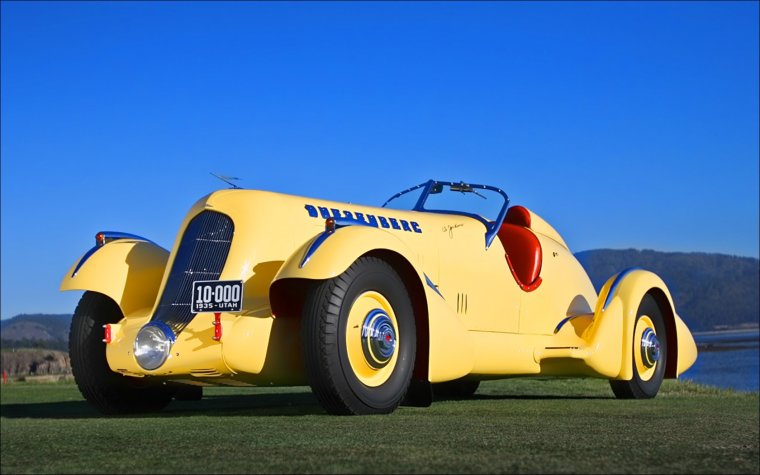 Старинные гоночные машины