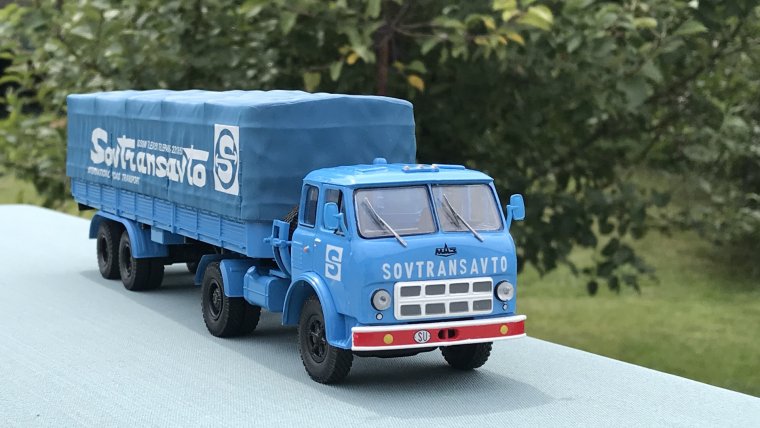 Мерседес Бенц тягач 2232 в Совтрансавто