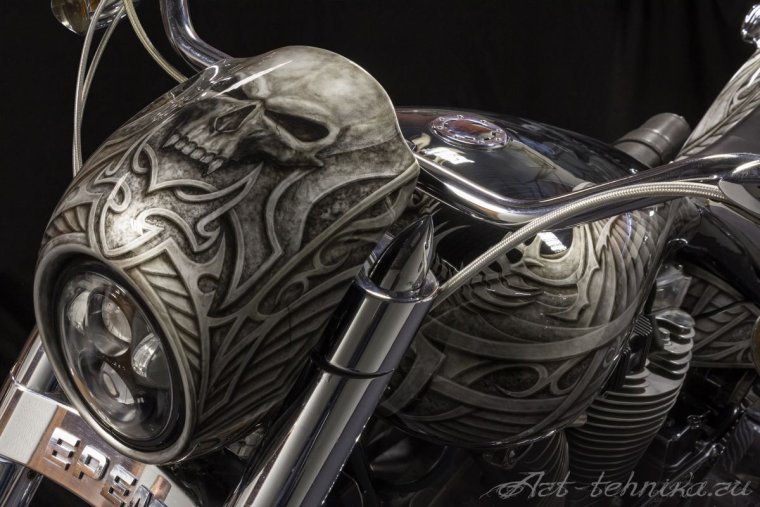 Аэрография дракон на мото