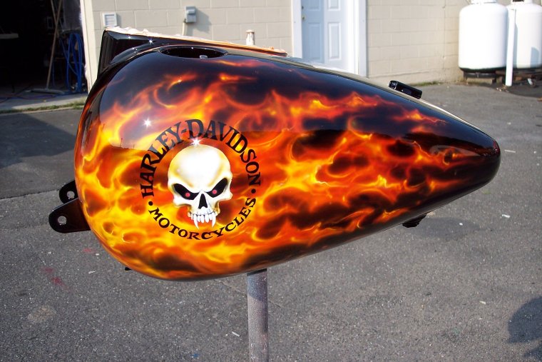 Пламя на бак мотоцикла