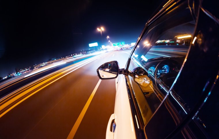 Вид дороги из машины