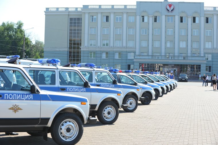 Служебные автомобили полиции