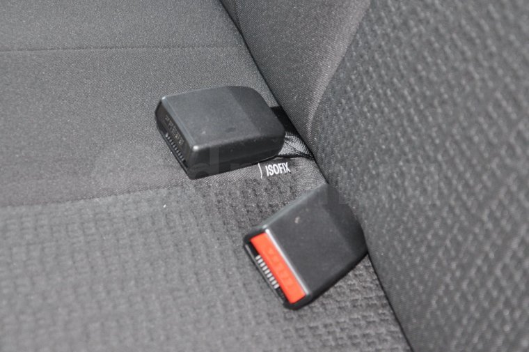 Изофикс в Ниссан Террано