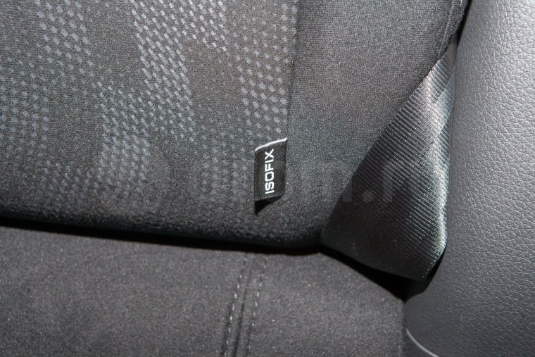 Шкода Октавия изофикс