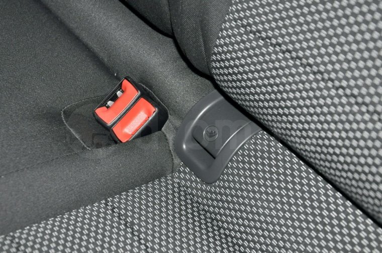 Mazda 3 2006 крепления Isofix