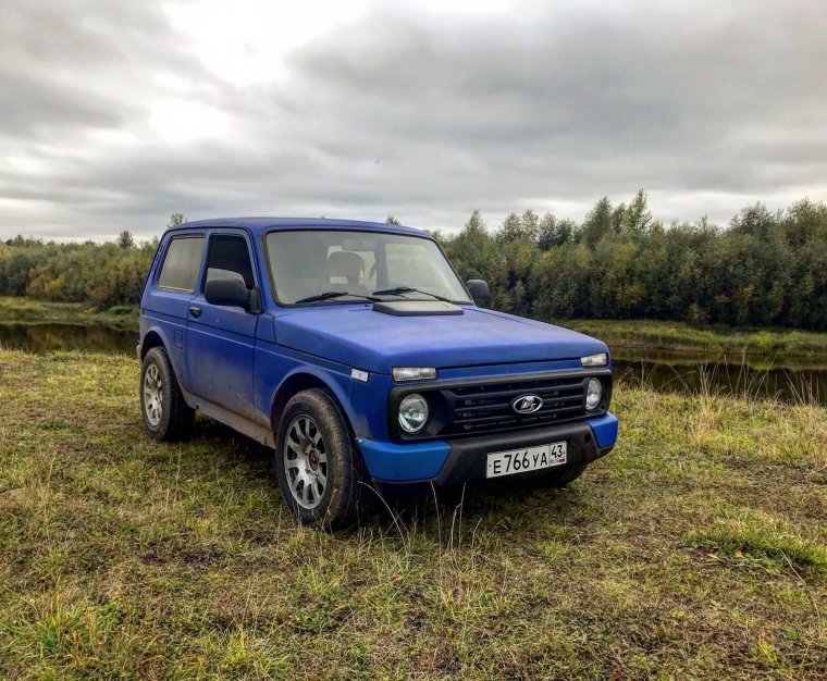 Нива Урбан синяя 152 регион