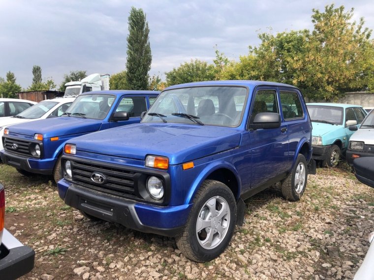 Lada 4x4 Urban синяя