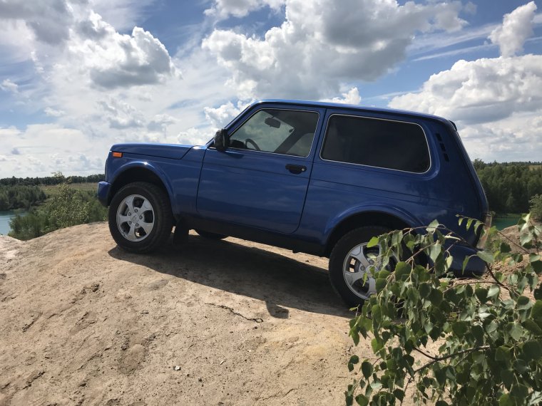Нива 4x4 Урбан голубая Планета