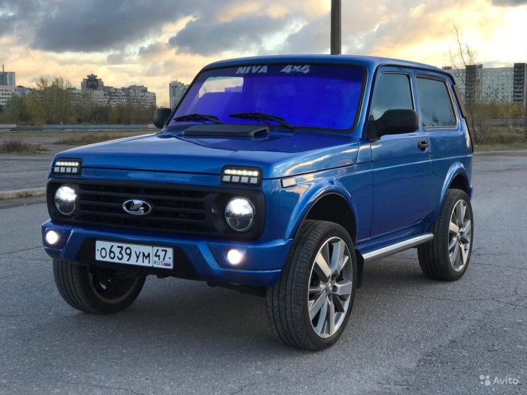 Лада 4x4 голубая Планета