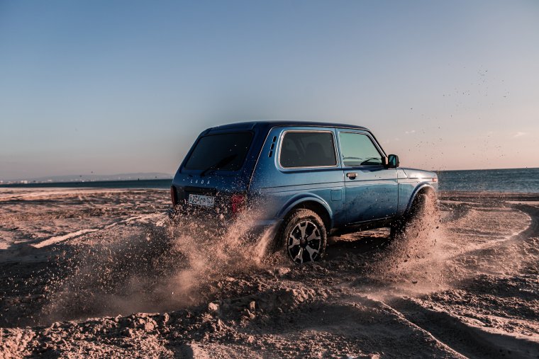 Лада 4x4 голубая Планета