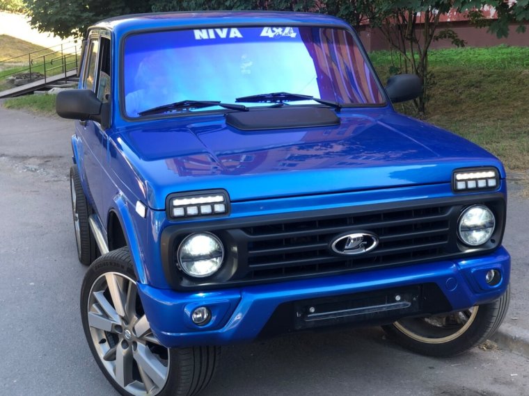 Lada 4x4 Urban синяя