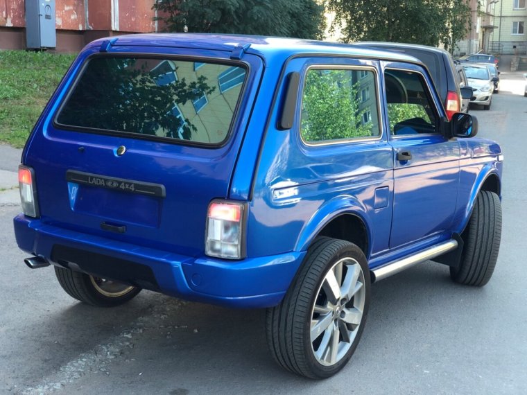 Лада 4x4 голубая Планета