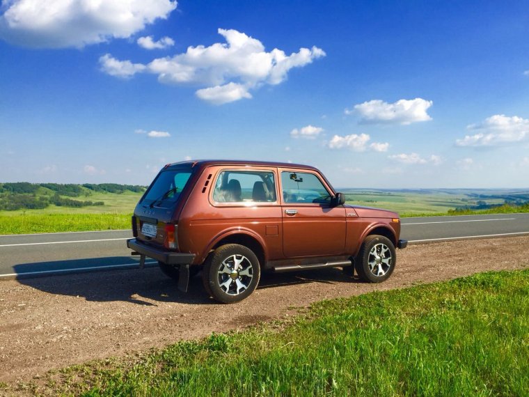 Лада 4x4 голубая Планета
